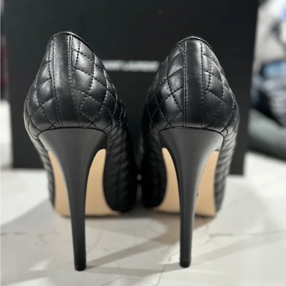 Heels - Picture 7 of 7